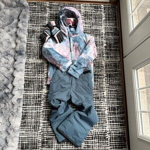 686 Girls Ski Outfit (jacket/pant/gloves)